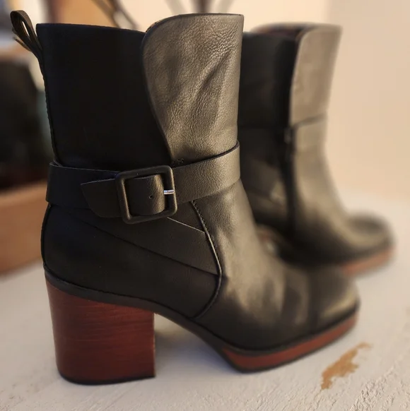 Korks Marci Black Heeled Boots - Picture 4 of 9